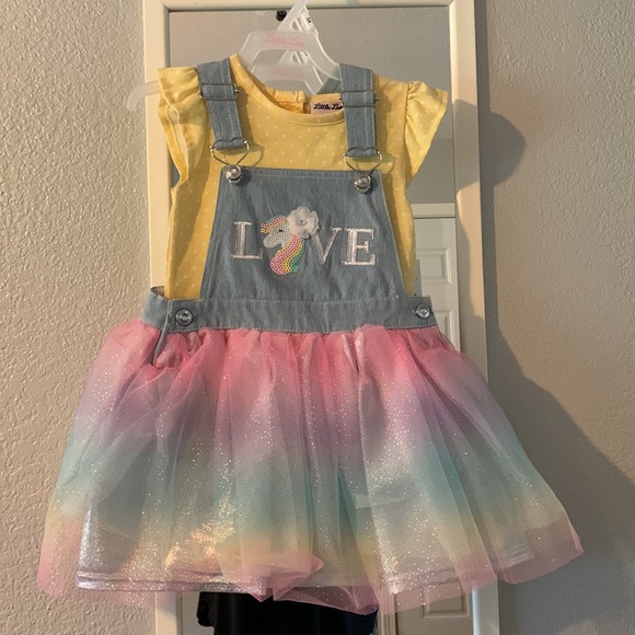 Two Summer Outfits - Picture 3 of 6